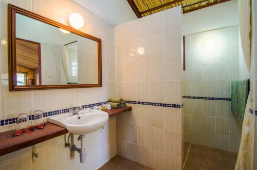 Lodge Sentrim Tsavo East Camp