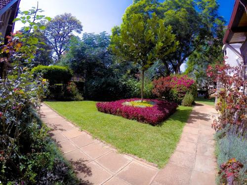Hotel Amani Gardens Inn