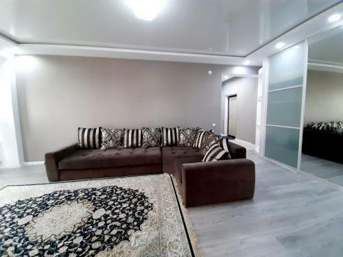 Apartment On Zharokova 208