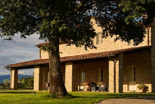 Battifolle-ruscello-poggiola Villa Sleeps 8 Pool
