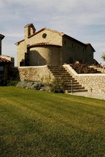 Battifolle-ruscello-poggiola Villa Sleeps 8 Pool