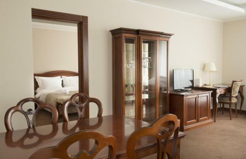 Caspian Riviera Grand Palace Hotel