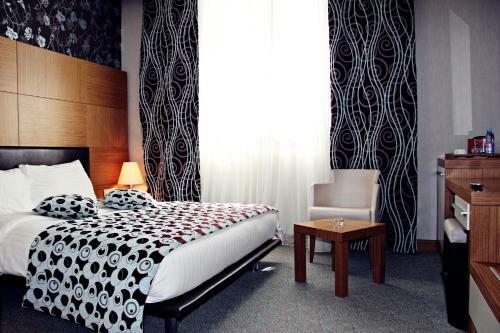 Grand Nur Plaza Hotel