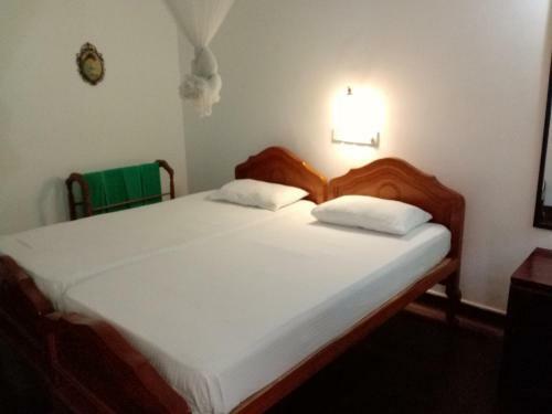 Hostal Budget Vacation Bungalow With Pool By Abha