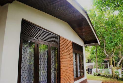 Hill House Galle Holiday Home