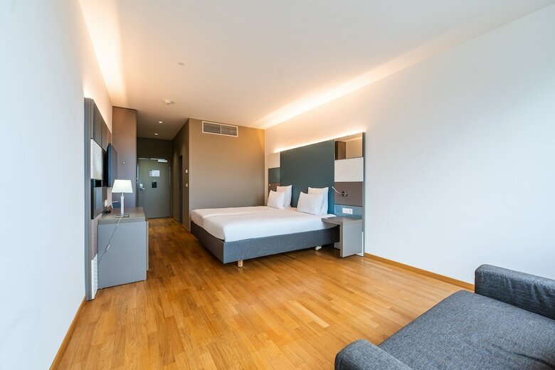 Discovery Hotel