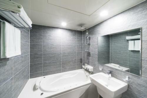 Incheon Airport Legend Hotel