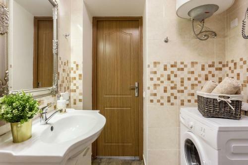 Authentic Vokieciu Old Town Apartment