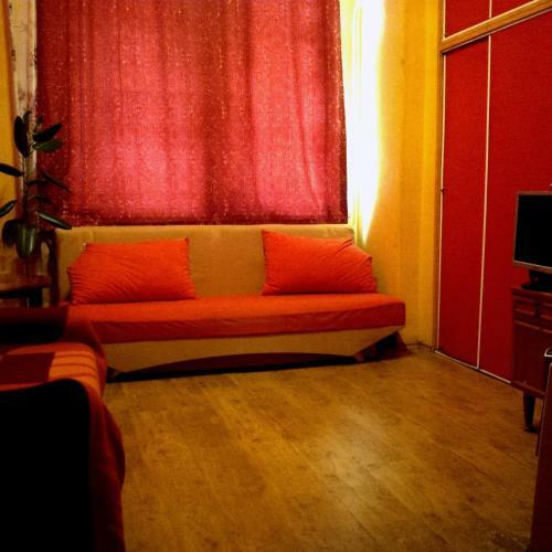 Kitty Apartment, Train Station 300m, Bus Station 200m