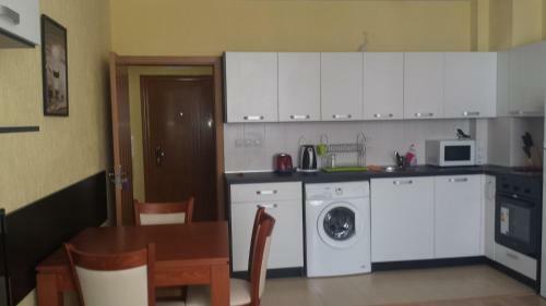 Yana Apartments