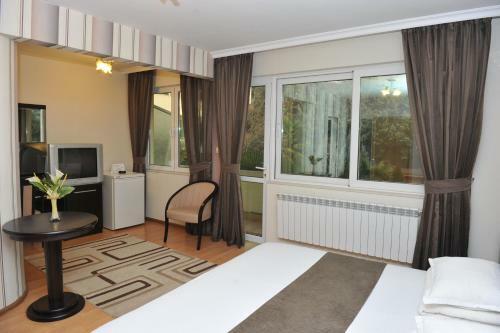 Eros Motel