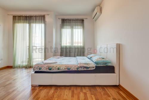 Tifany Apartments