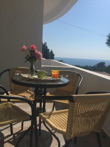 Hostal Guest House Casa Pineta