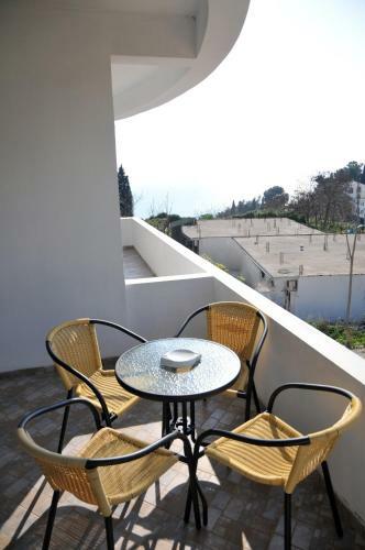 Hostal Guest House Casa Pineta