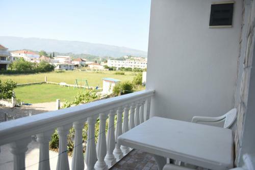 Hostal Apartments Cota Guesthouse