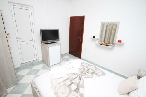 Hostal Apartments Cota Guesthouse