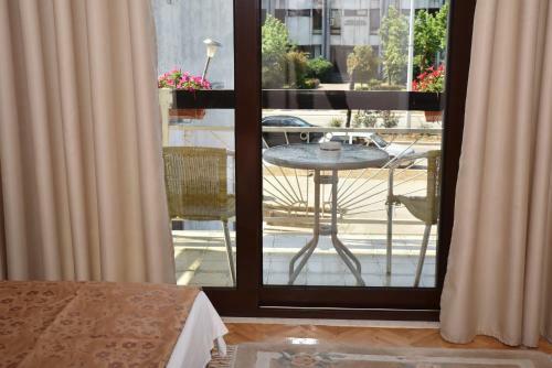 Hostal Guest House Evropa