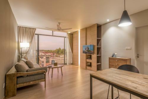 Jinhold Hotel & Serviced Apartment