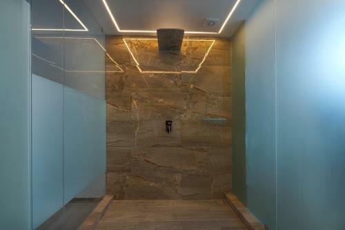 Hotel Kaia Suites