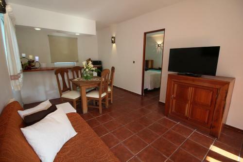 Hotel Villa Blanca Suites