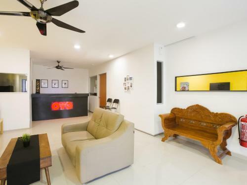 Hotel Oyo 89414 Pengkalan Housz