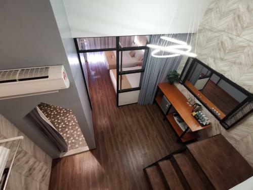 Iconic Suites & Pods Hotel