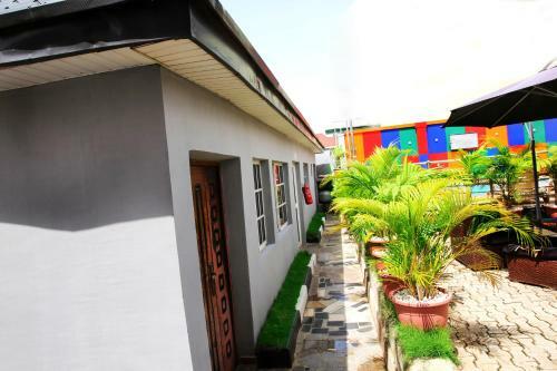 Western Dreams Hotel