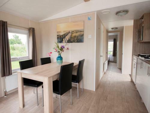 Holiday Home Rcn Toppershoedje.3