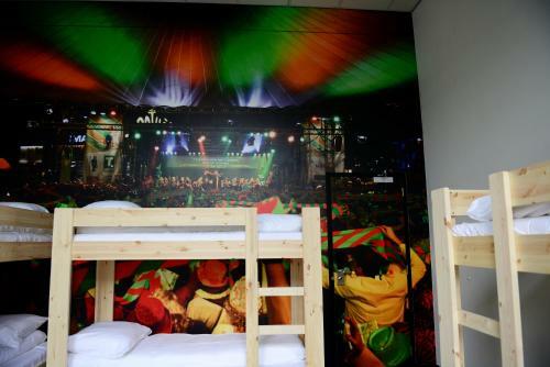 Hostel Roots