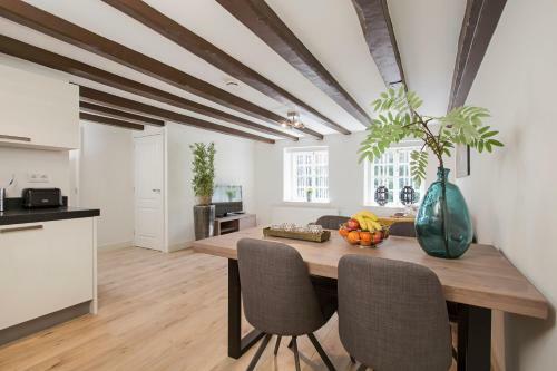 Canal Garden Apartments II By Vgw