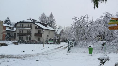 Hostal Pokoje Go?cinne Akacja