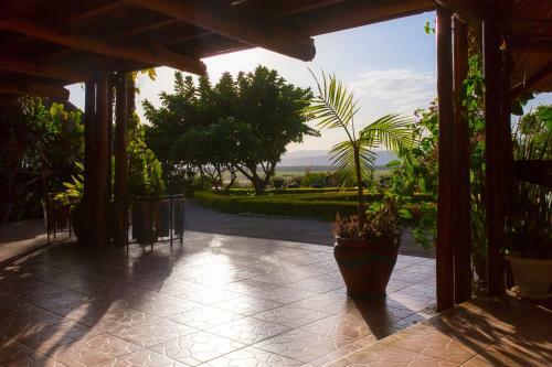 Lodge Manyara Wildlife Safari Camp