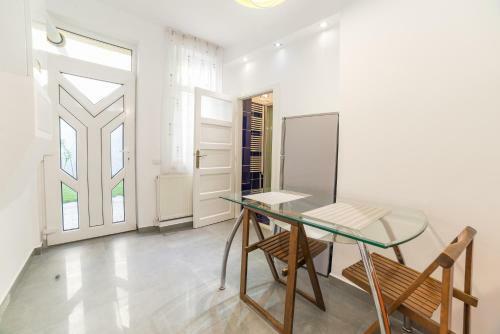 Meda Apartments