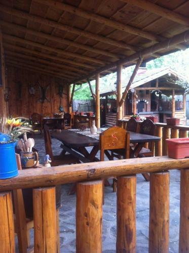 Hostal Sura Pietrei Craiului