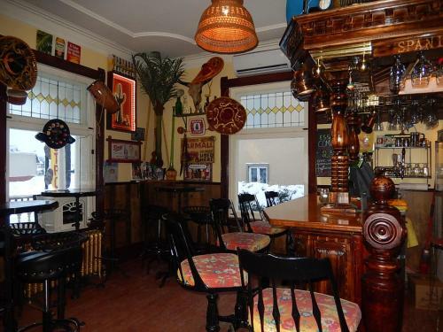 Bed & Breakfast G�te Et Caf� De La Tour