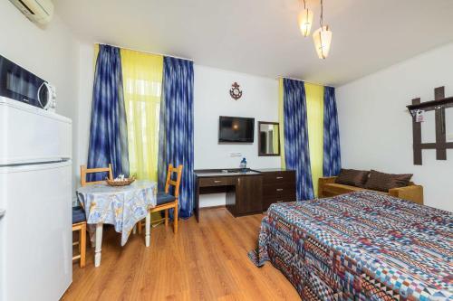 Hotel Like At Home (de-marko)