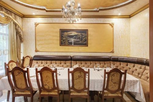 Kristall Hotel