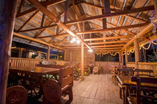 Hotel Snezhniy Bars Dombay