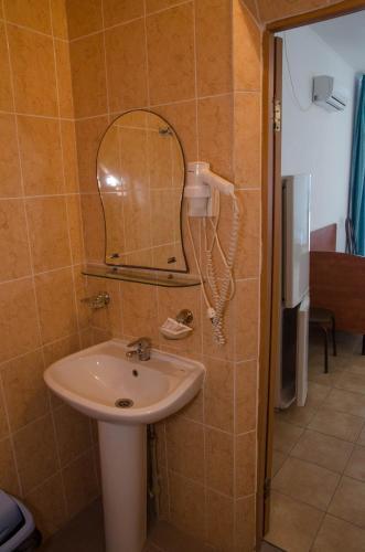 Hotel Kazachiy Bereg 1