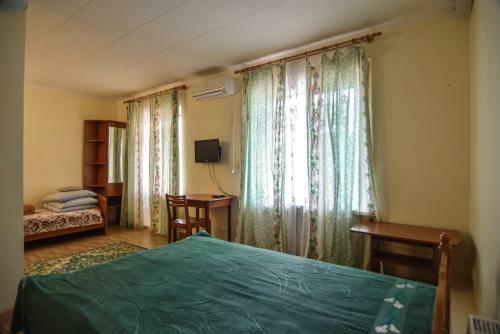Hostal Guest House "golubaya Laguna"