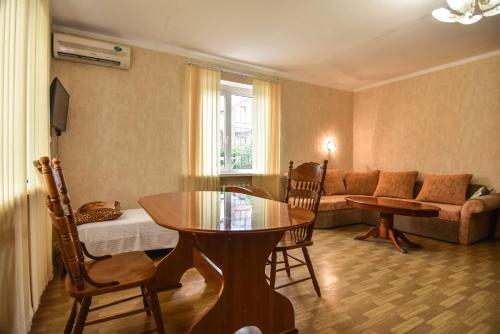 Hostal Guest House "golubaya Laguna"