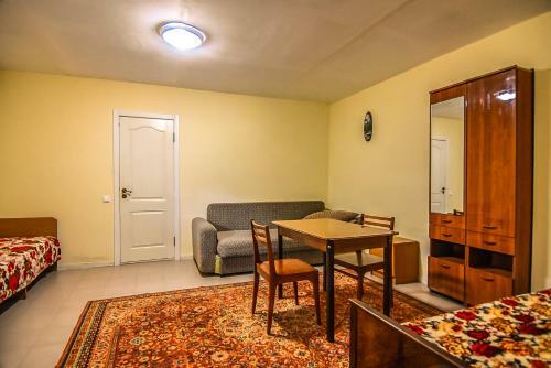 Hostal Guest House "golubaya Laguna"