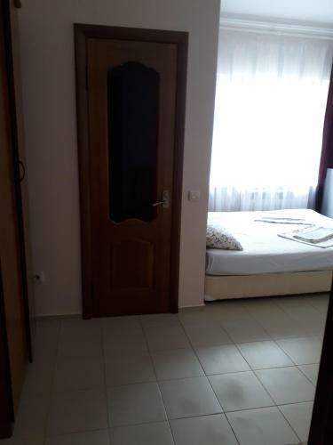 Hostal Guesthouse Lotos