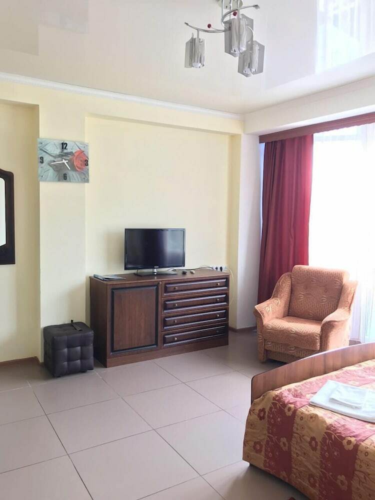 Hostal Kavkaz Hotel