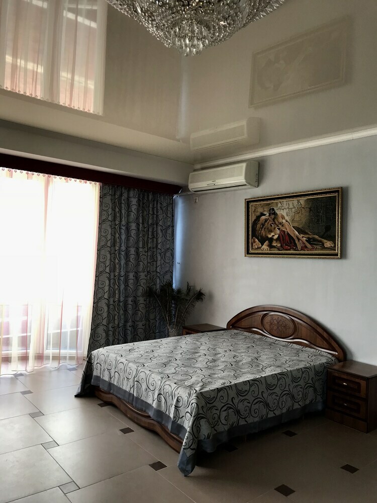 Hostal Kavkaz Hotel