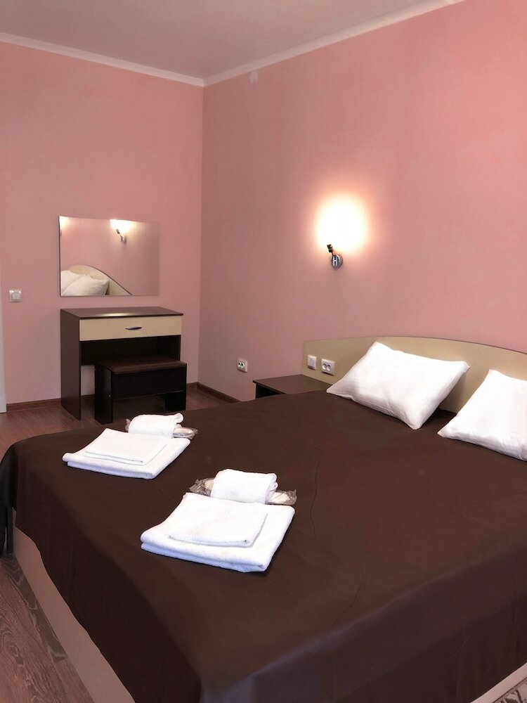 Hostal Kavkaz Hotel