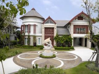 Hotel Royal Sammuk Villa