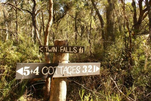 Hostal Twin Falls Bush Cottages