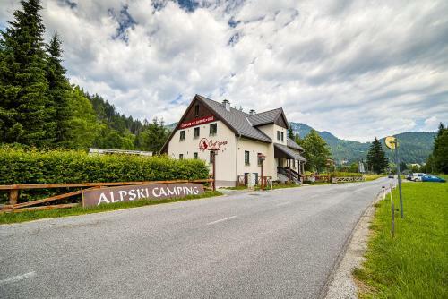 Albergue Cvet Gora - Camping, Glamping And Accomodations