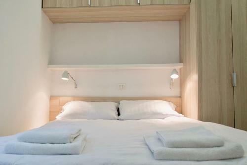 Pretty & Modern Apartment By The River